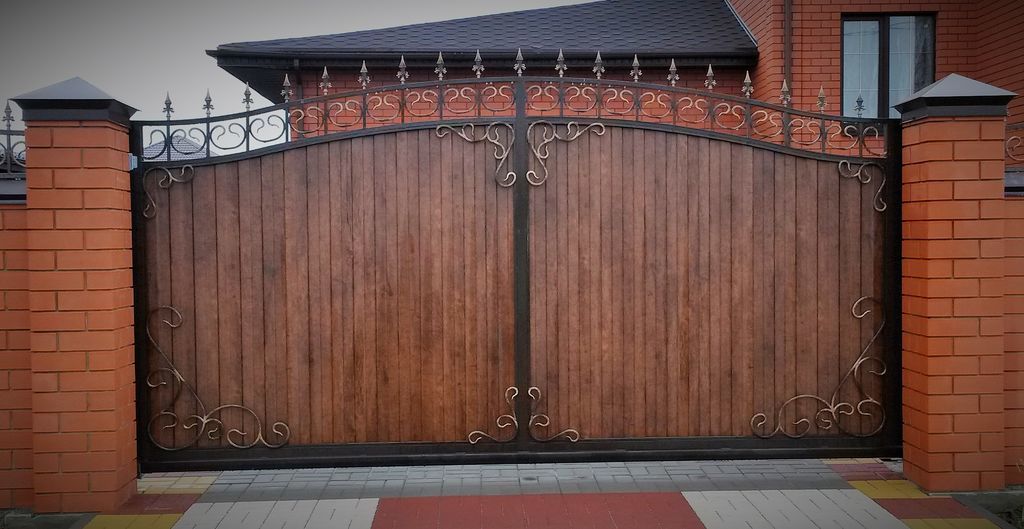 Купить простые ворота для дома: советы по выбору, установке и уходу в Уссурийске от 33172 руб | ВоротМастер-Сср
